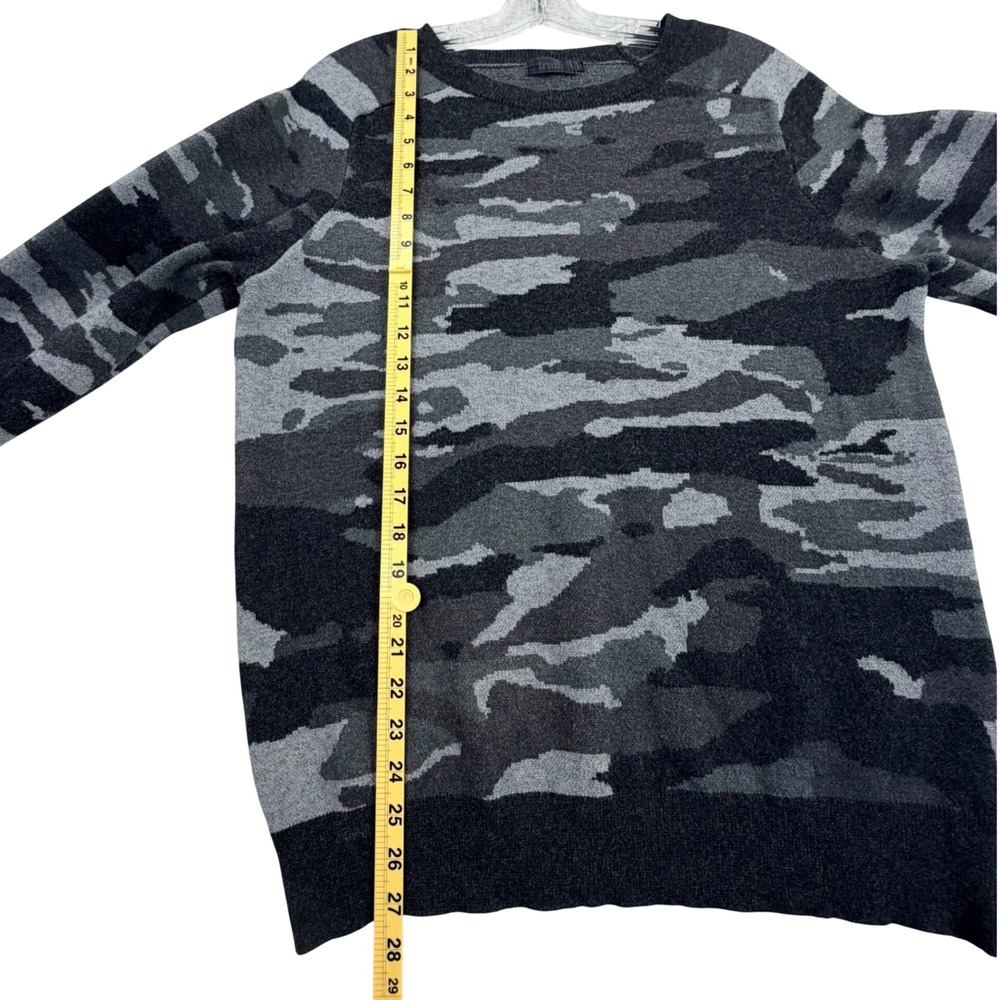 Truth Camo Crewneck Sweater Men Medium Gray Black Long Sleeve Knit SOFT AF - Picture 9 of 11